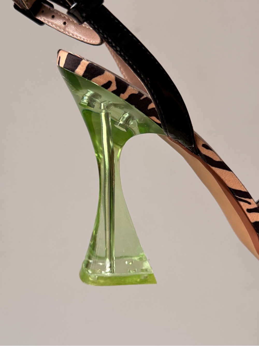 Betsey Johnson Leopard Slingbacks with Green Lucite Sculptural Heel - Picture 7 of 10